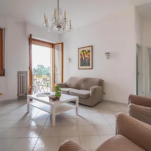 https://apt-comfy-flat-steps-away-from-station.it-tuscanyhotel.com