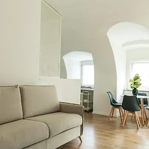 https://casa-di-beppe.it-lombardy.com